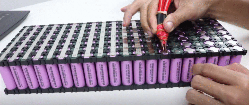 Key Considerations When Wholesale Purchasing 10S3P 18650 Battery Packs from China - Battery Management System（images 1）