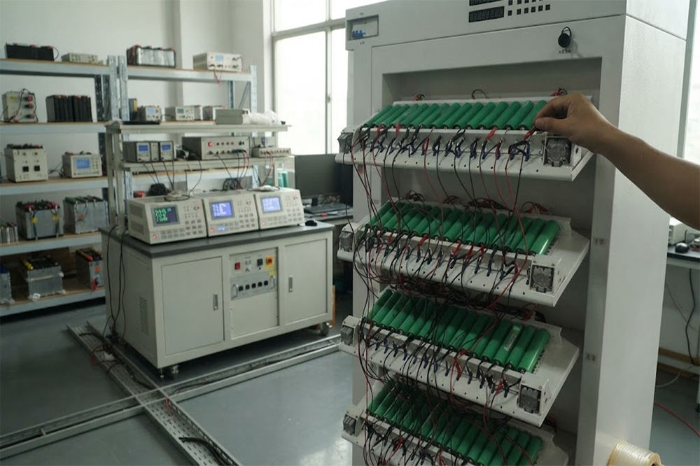 18650 lithium battery cells undergoing cycle life testing in a battery laboratory